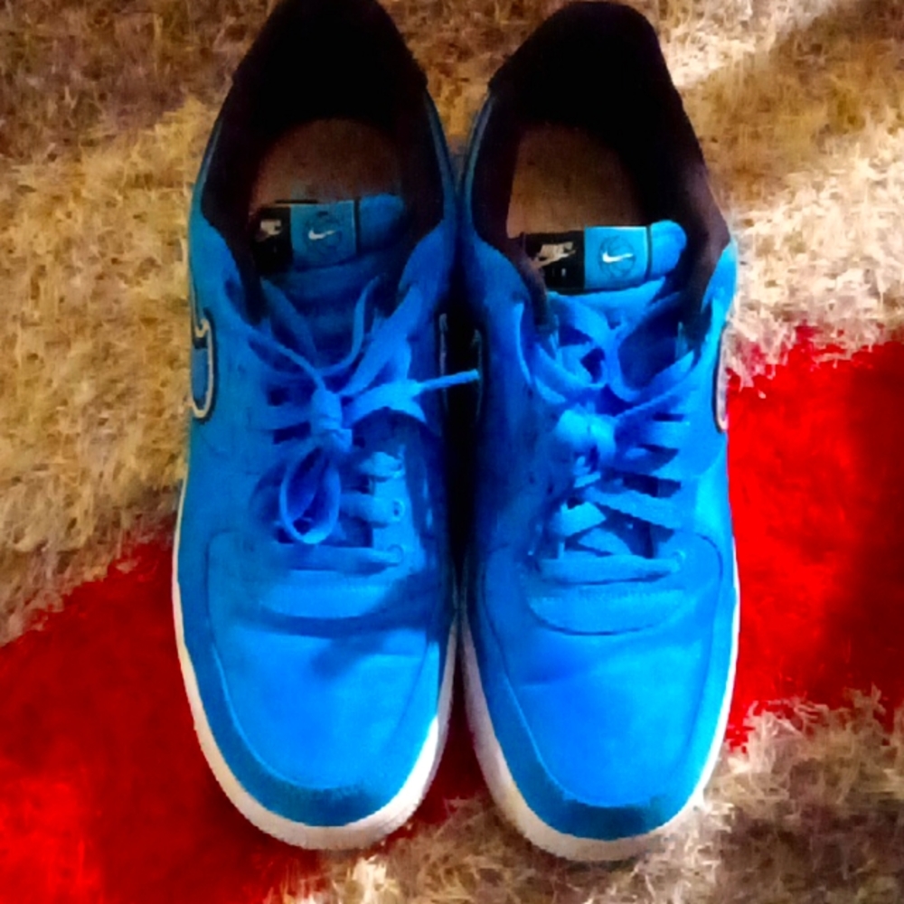 Blue Nikes mesh material like new